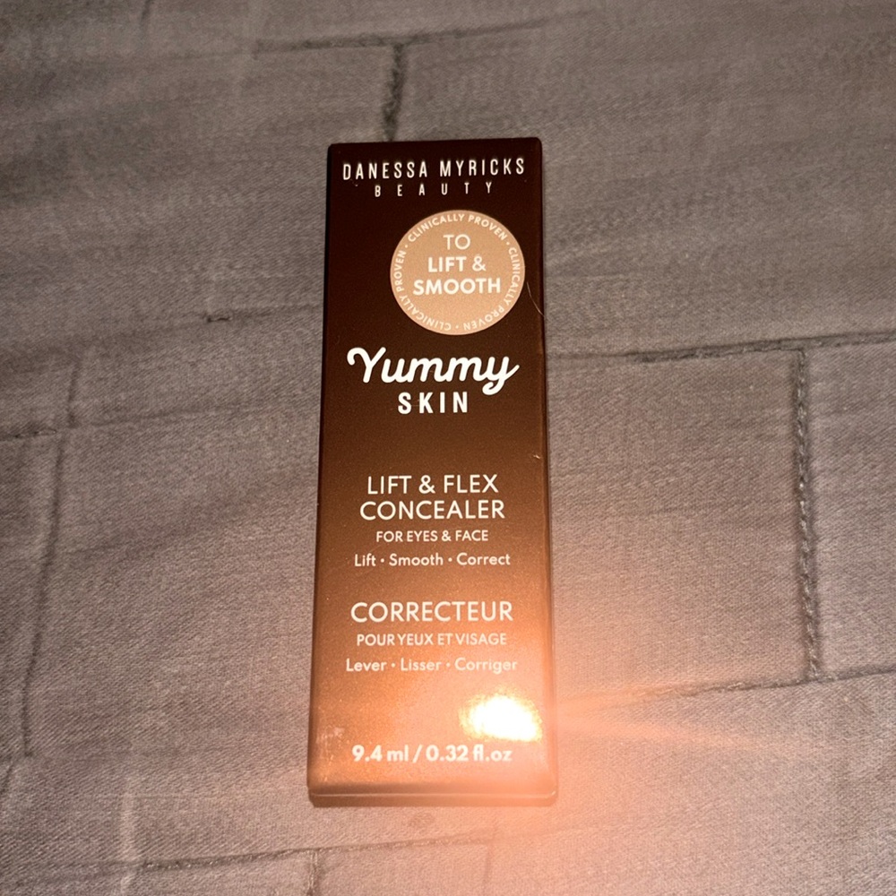 Yummy Skin Lift & Flex Hydrating Concealer in Shade 10 Neutral (NEW PRODUCT).